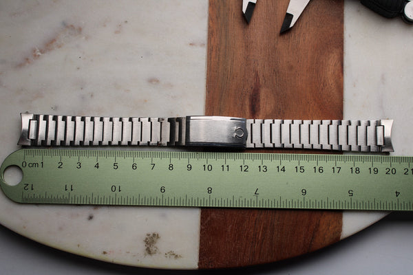 Vintage Omega 1206 Bracelet with 616 End Links.